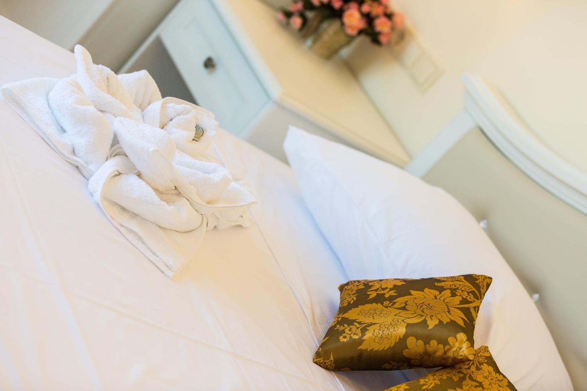 Polyxenia Suites Rethymno  Exterior photo