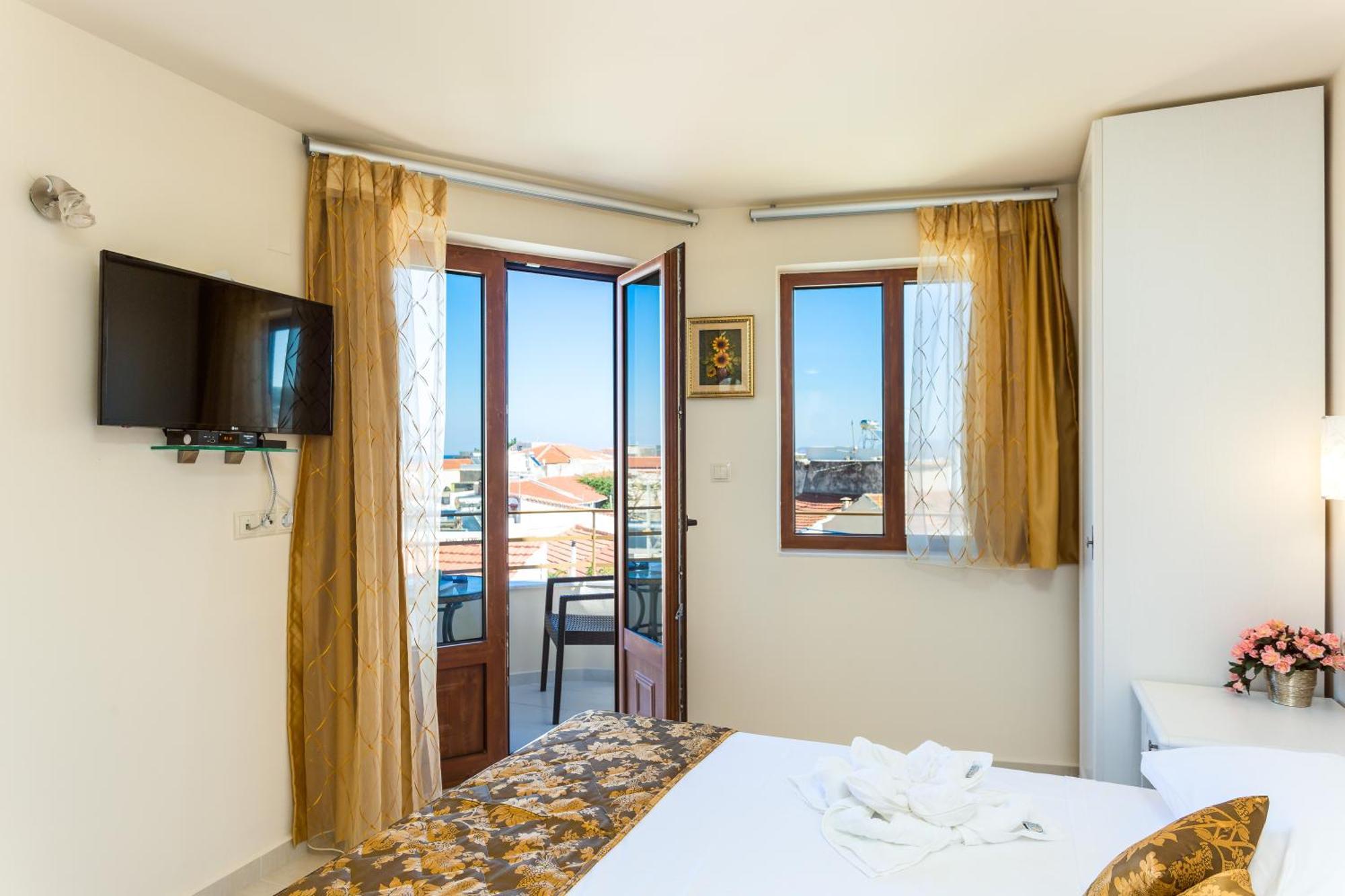 Polyxenia Suites Rethymno  Exterior photo