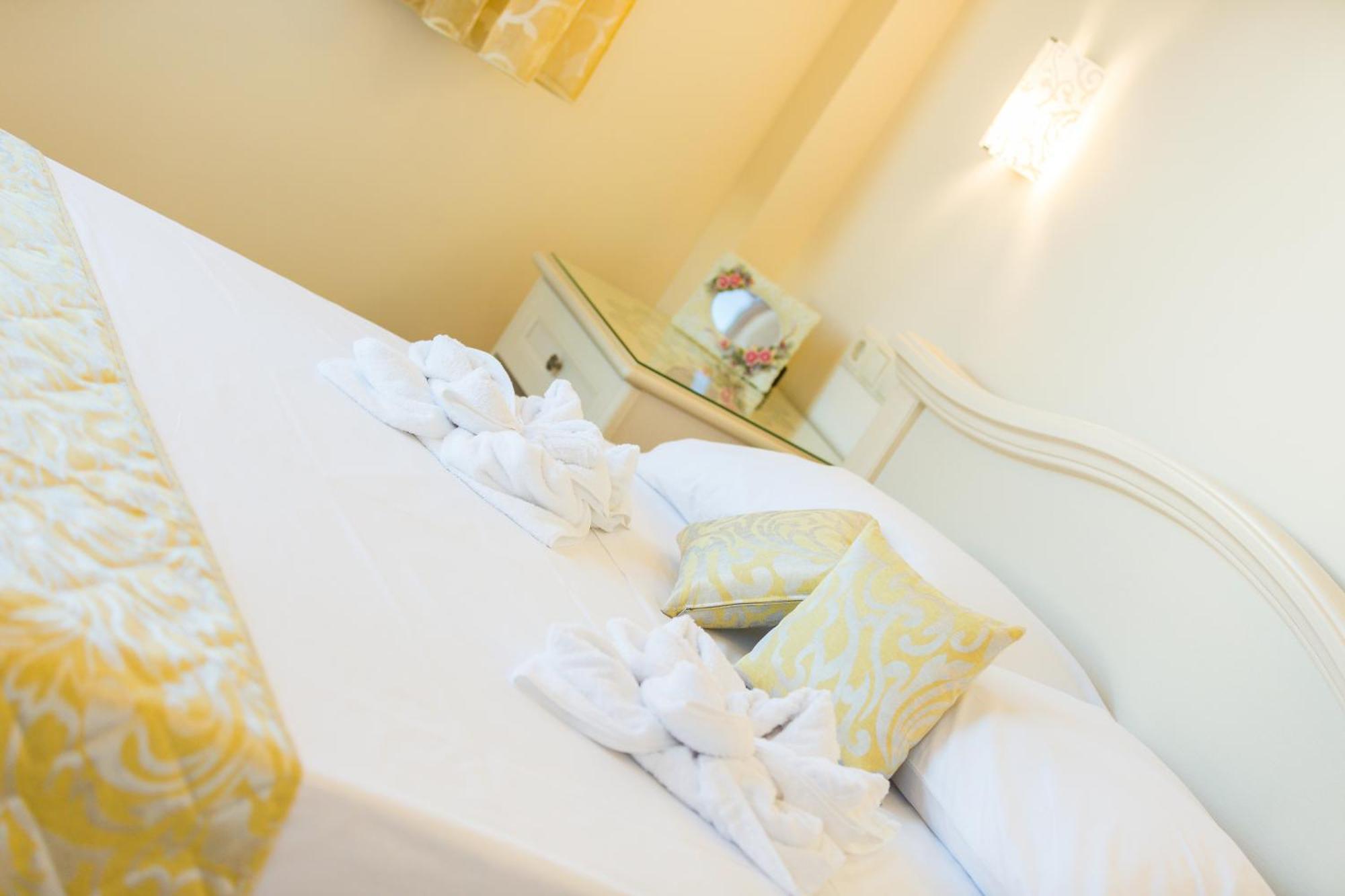 Polyxenia Suites Rethymno  Exterior photo
