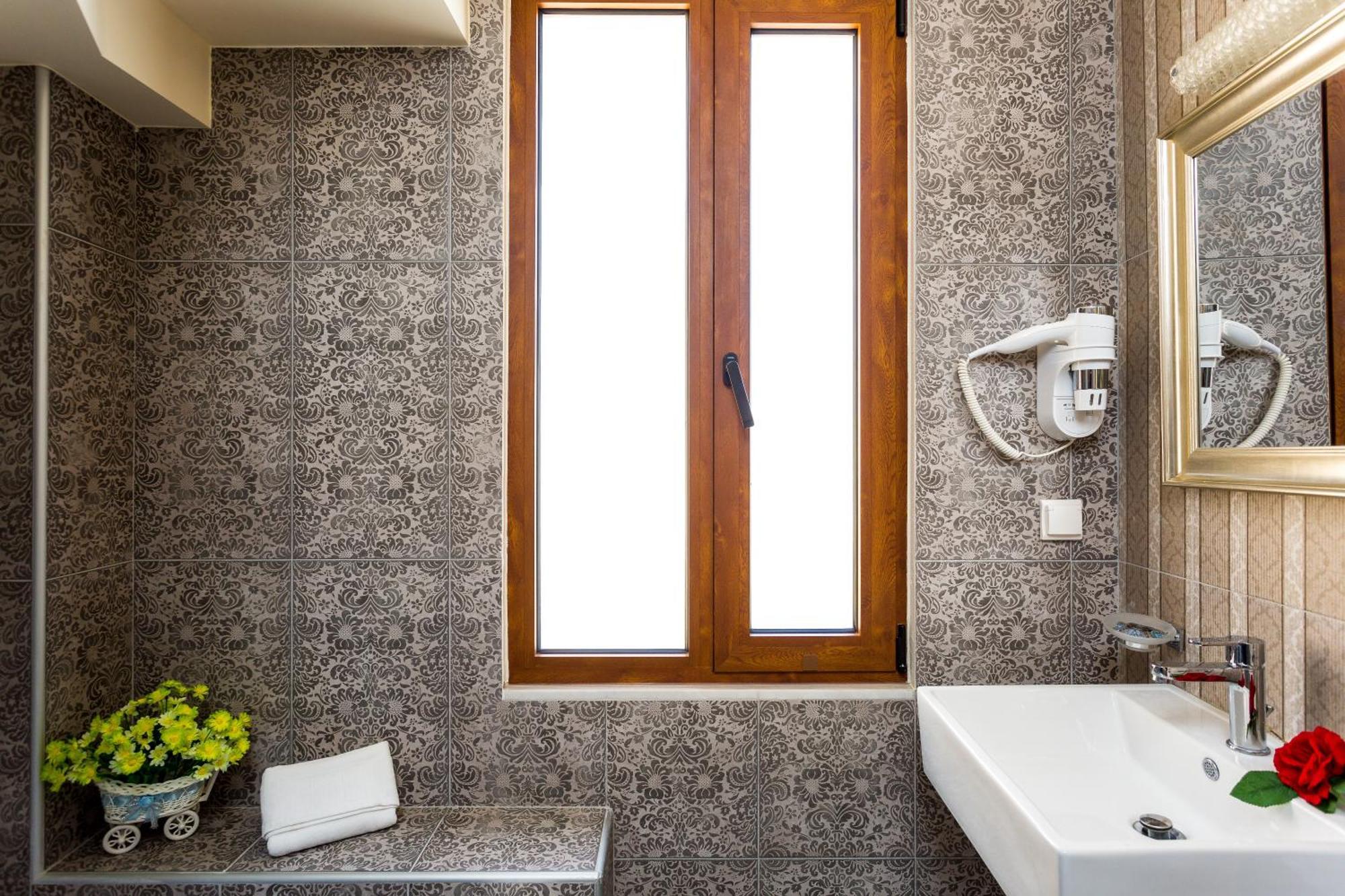 Polyxenia Suites Rethymno  Exterior photo